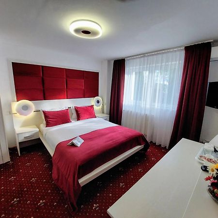 Pension Casablanca Hotel Къмпина Екстериор снимка