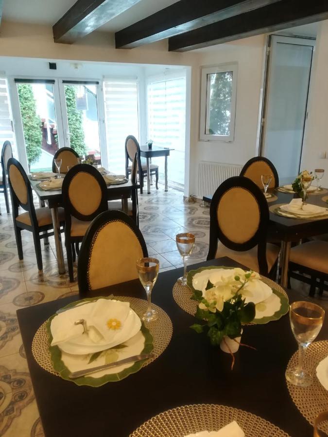 Pension Casablanca Hotel Къмпина Екстериор снимка