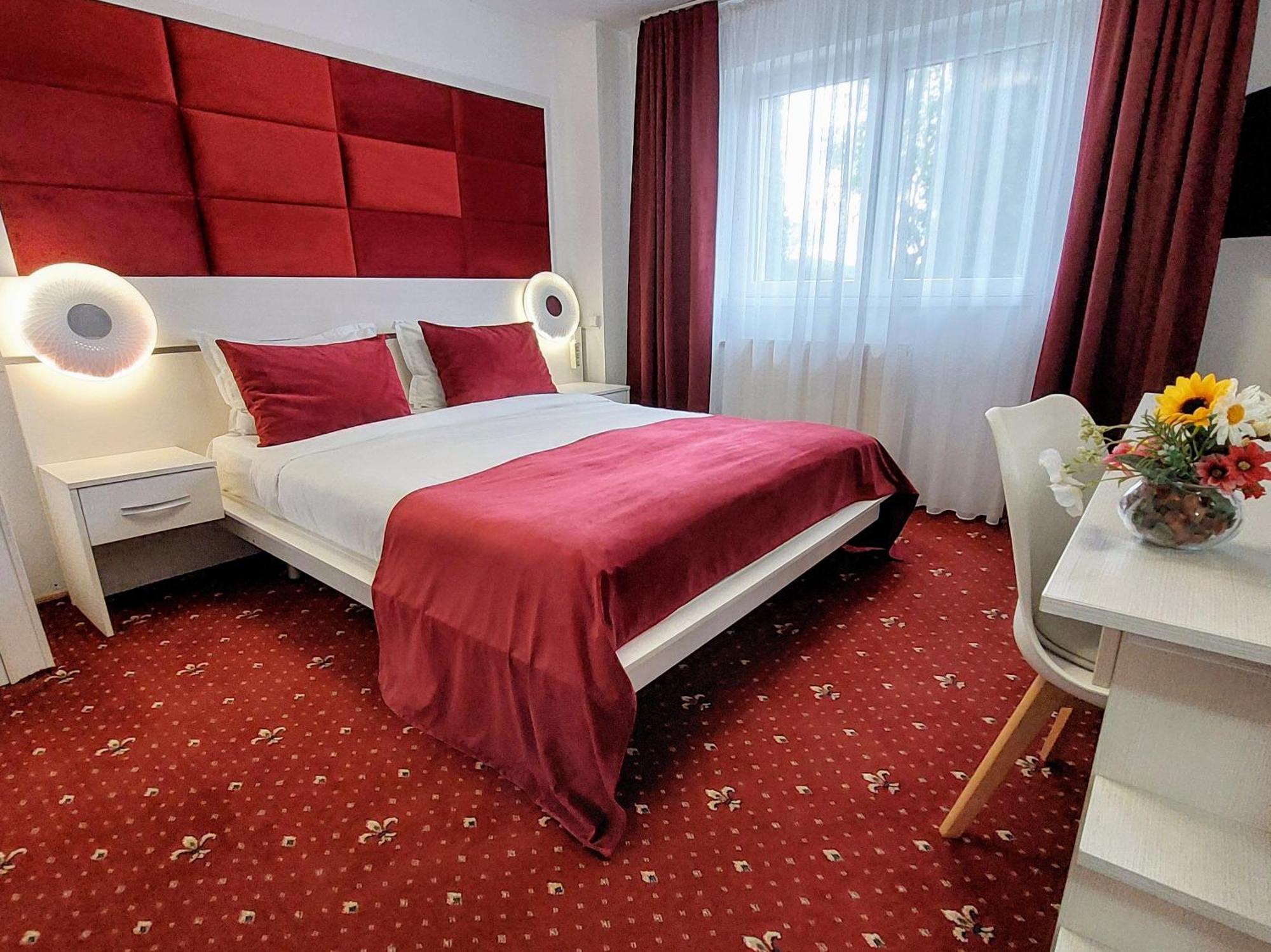 Pension Casablanca Hotel Къмпина Екстериор снимка